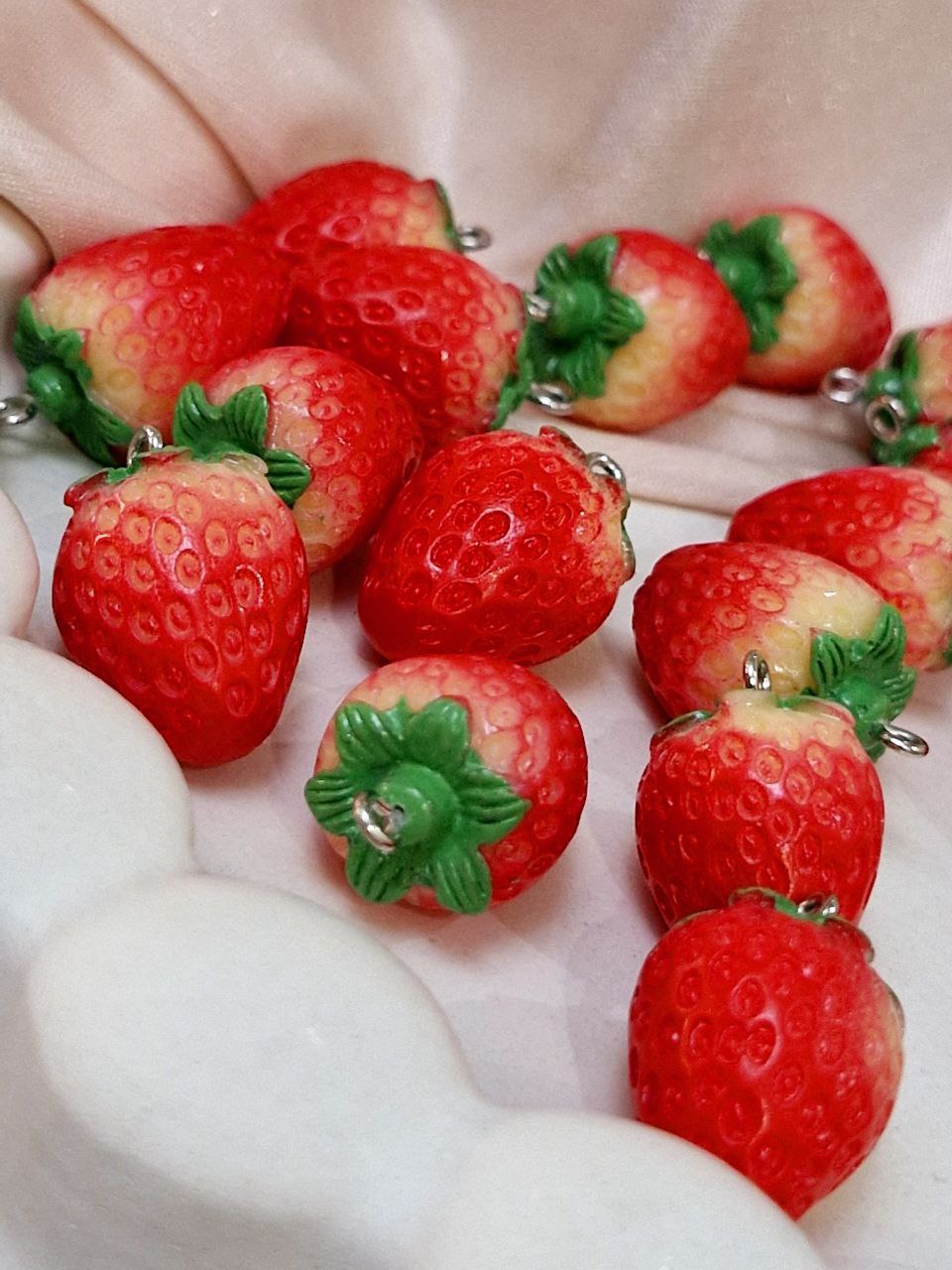 توت فرنگی خمیری - تصویر 2